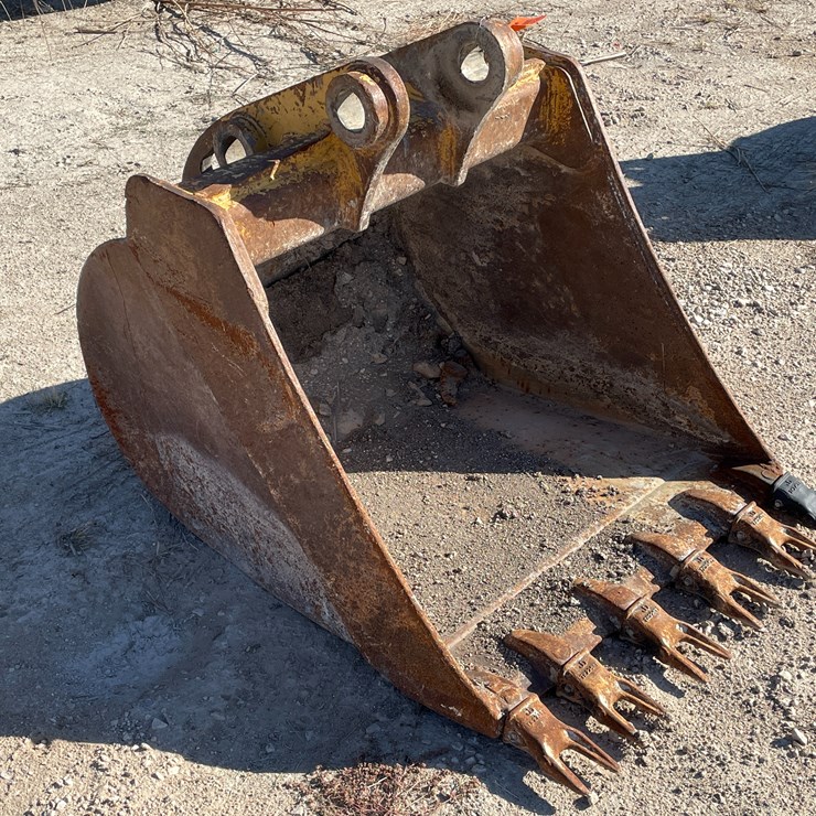 #6338 • Excavator Bucket