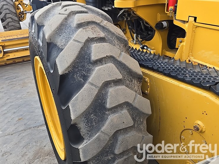 2017-deere-872g-image-73