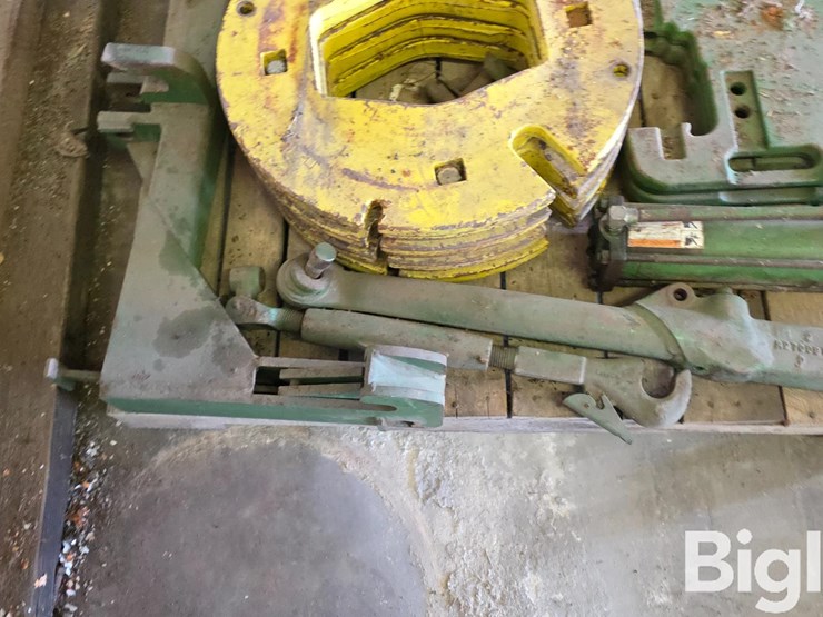 john-deere-tractor-weights-&-quick-hitch-image-11