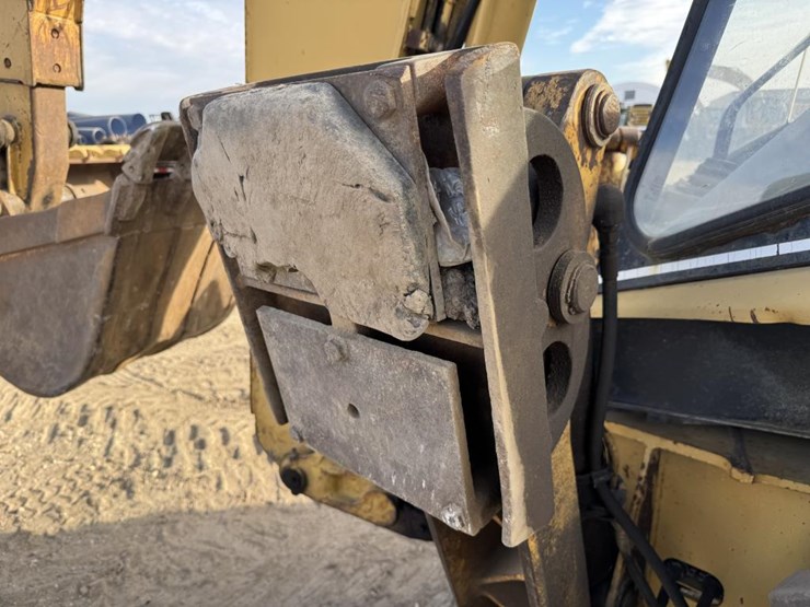 caterpillar-416b-image-45