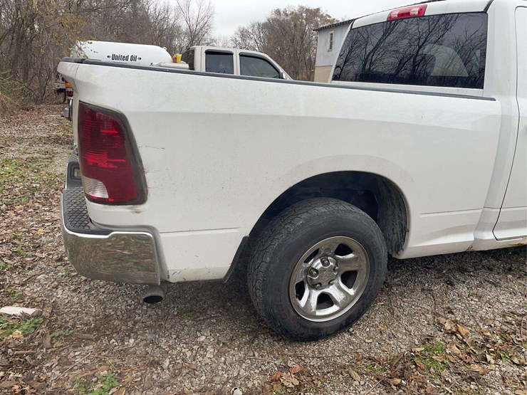 2010-dodge-crew-cab-pickup-image-10