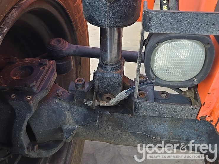 2016-sky-trak-8042-image-68