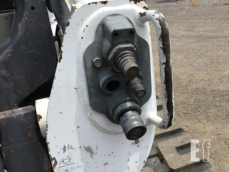 2017-bobcat-t740-image-11