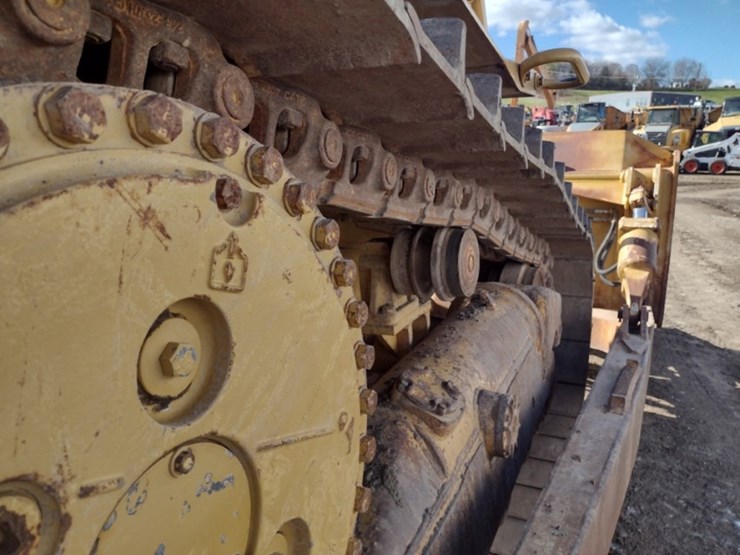 2004-caterpillar-d6r-xl-image-23