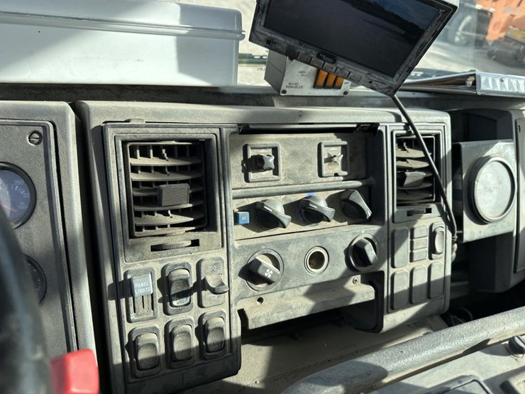 2007-sterling-sc8000-image-43