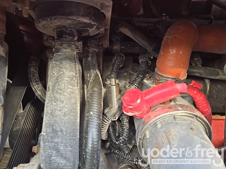 2016-sky-trak-8042-image-97