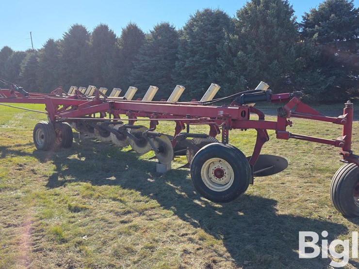 international-700-image-7