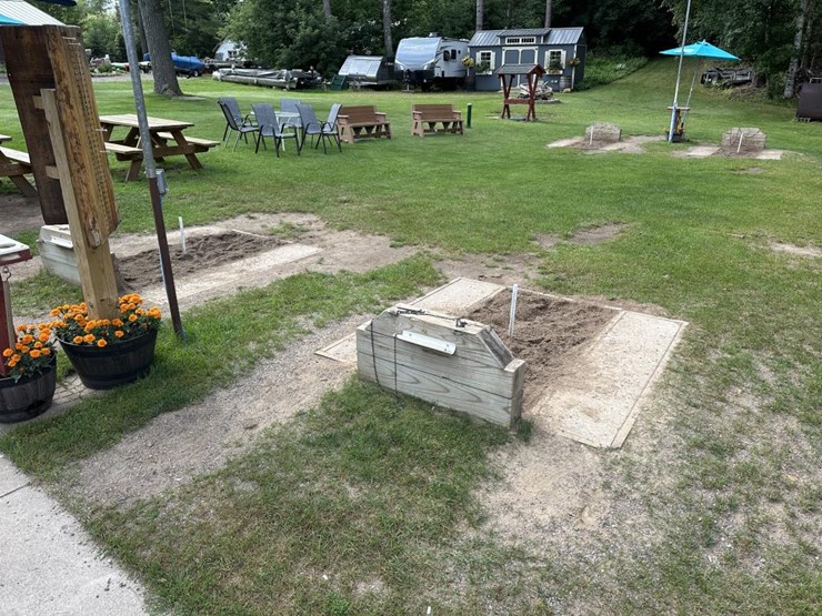 #100-•-waterfront-pub-with-4-bed/2-bath-apartment-image-26