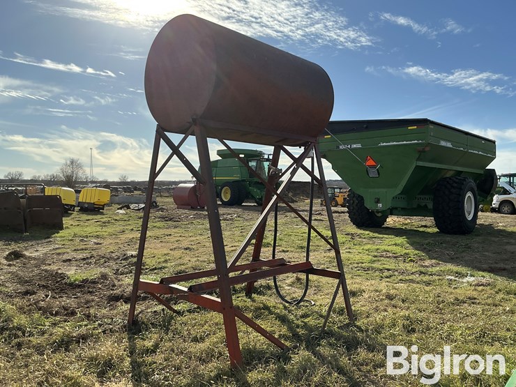 250-gal-fuel-tank-w/-stand-image-5
