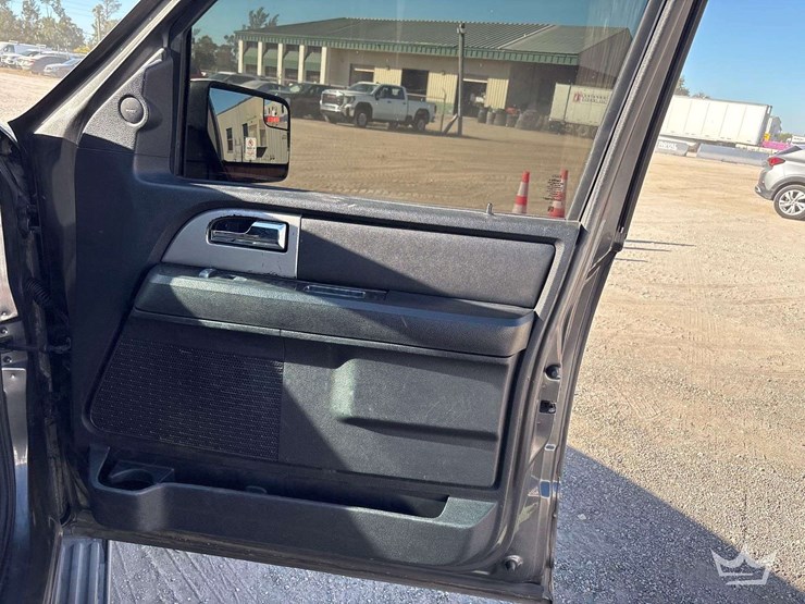 2016-ford-expedition-image-23