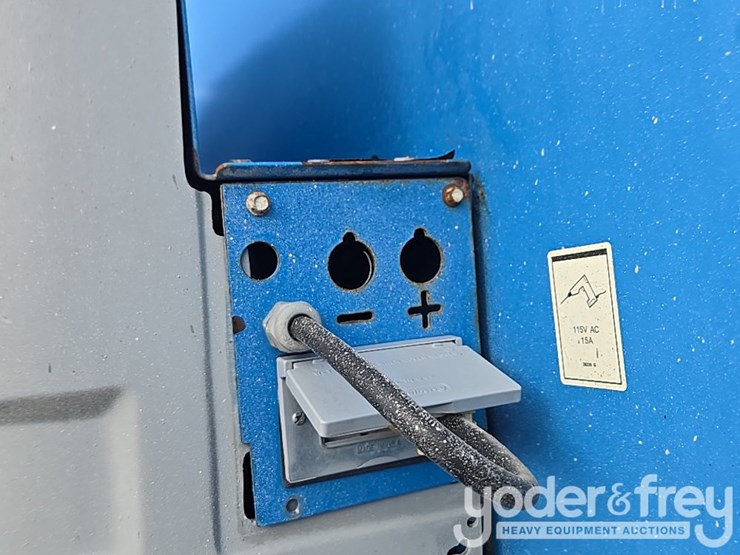 2015-genie-zx-135-image-48