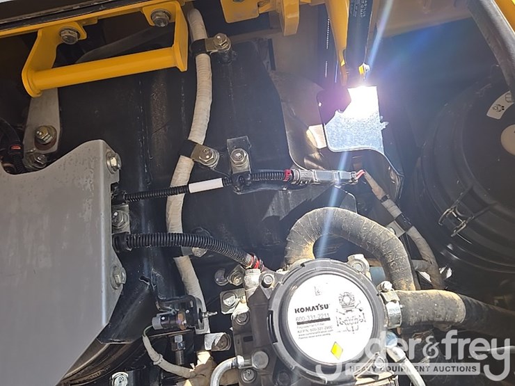 2018-komatsu-wa200-8-image-112