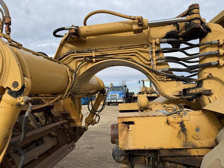 caterpillar-613b-image-29