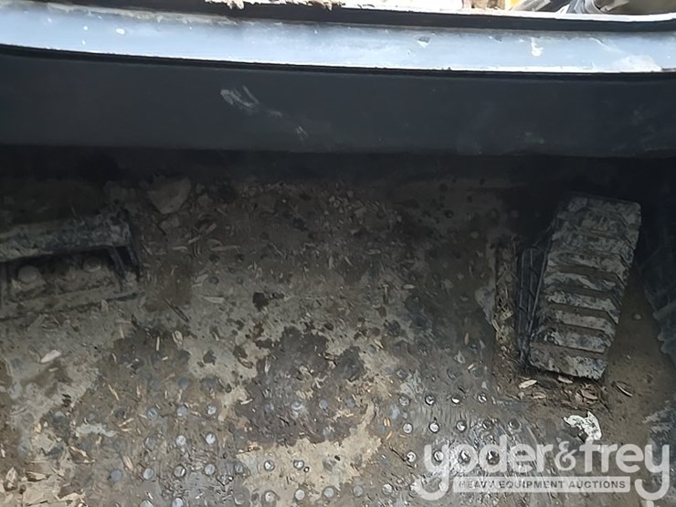 2020-deere-333g-image-72