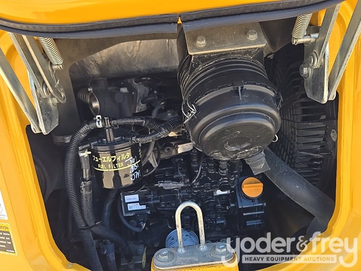 2020-deere-35g-image-51