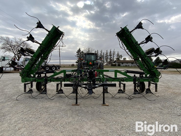 moore-built-25r30-liquid-fertilizer-applicator-image-6