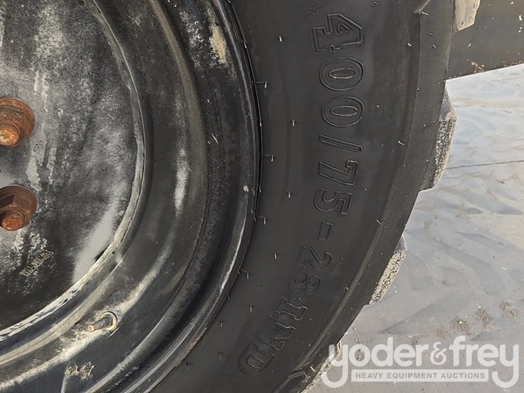 2016-sky-trak-8042-image-25