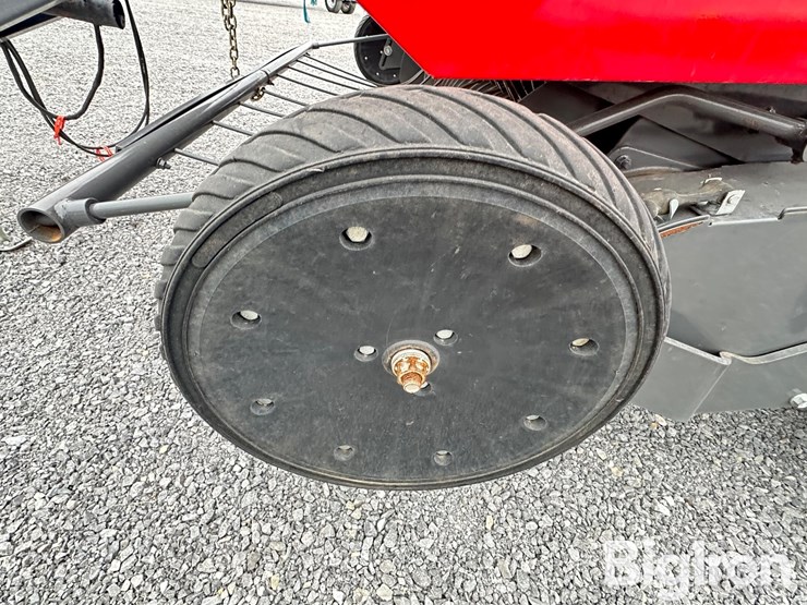 2015-massey-ferguson-2946a-image-16