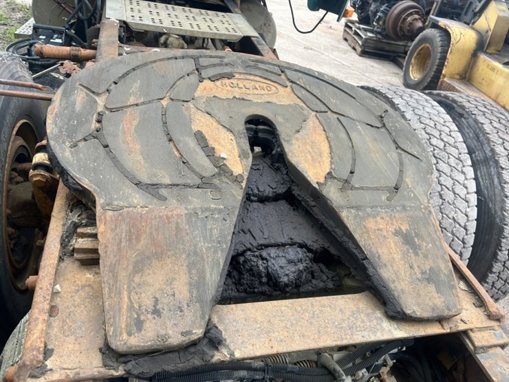 #1633-•-1995-freightliner-usf-1e-sleeper-cab-truck-tractor-image-17