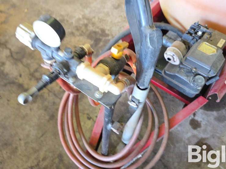 pull-type-yard-sprayer-image-11