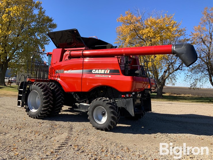 2011-case-ih-6088-image-8