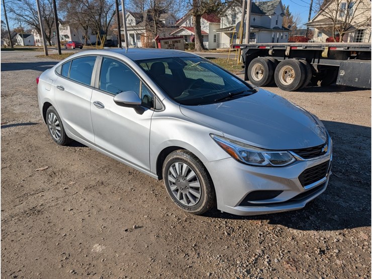 2016-chevrolet-cruze-image-3