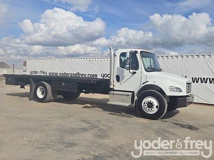 2021-freightliner-m2-106-image-7