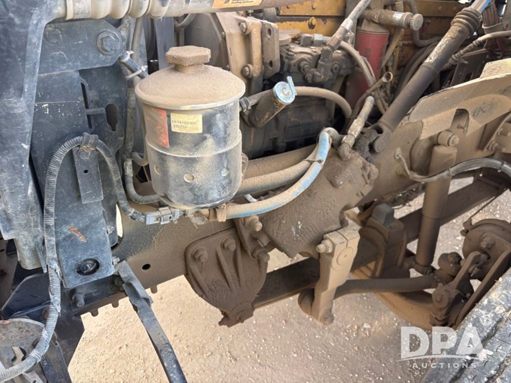 2000-caterpillar-10-image-47