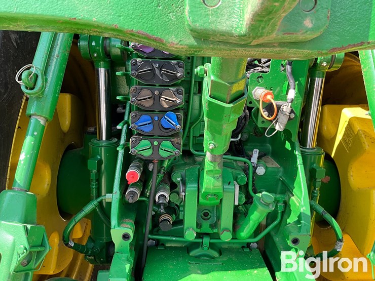2019-john-deere-8295r-image-11