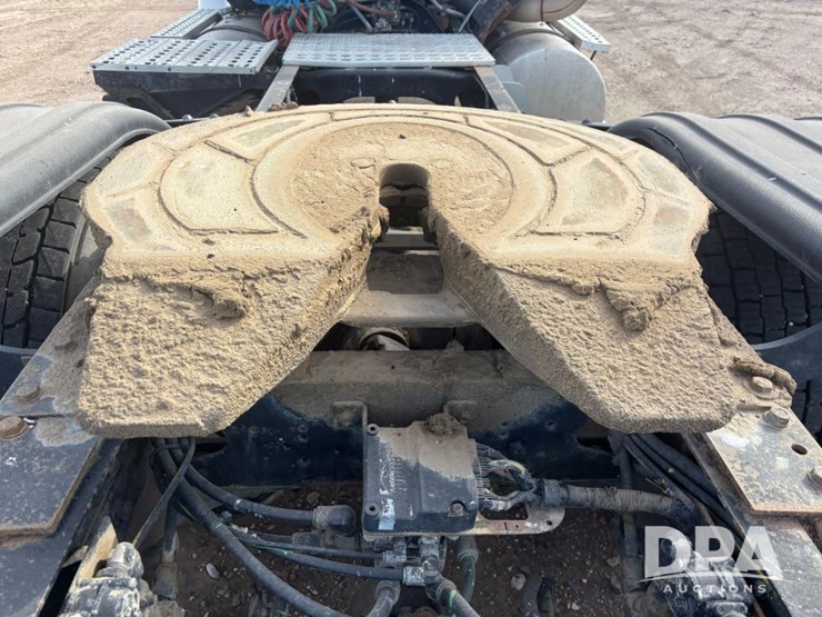 2000-caterpillar-10-image-32