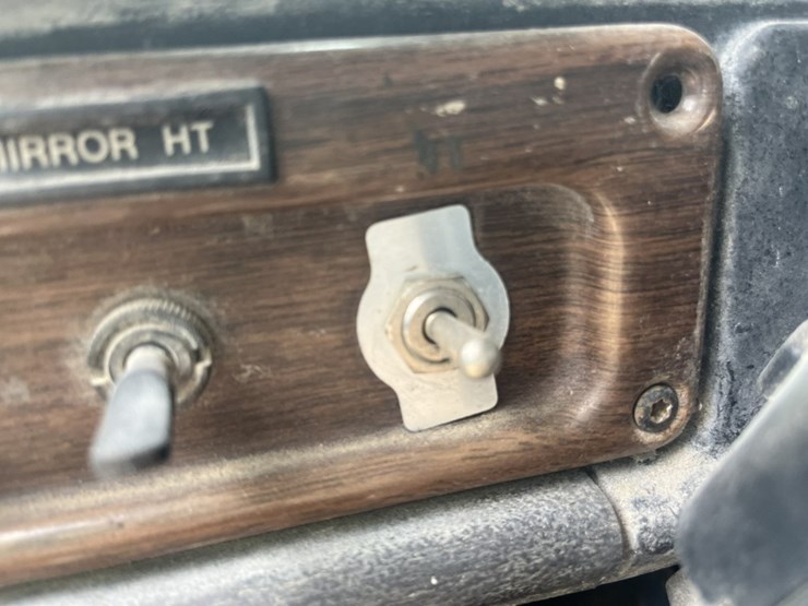 #1633-•-1995-freightliner-usf-1e-sleeper-cab-truck-tractor-image-77