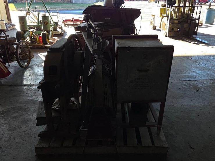 grain-cleaner-&-classic-farm-equipment-image-6
