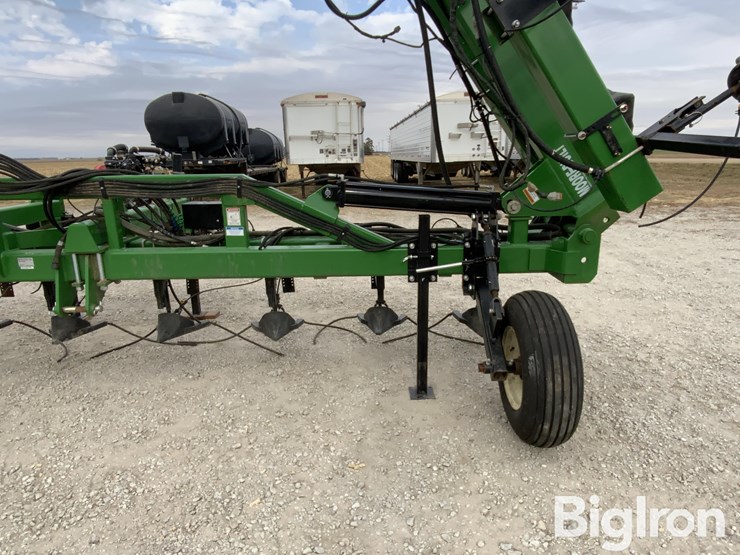 moore-built-25r30-liquid-fertilizer-applicator-image-19