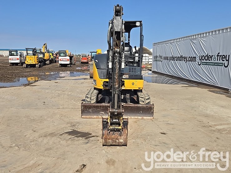 2020-deere-35g-image-8