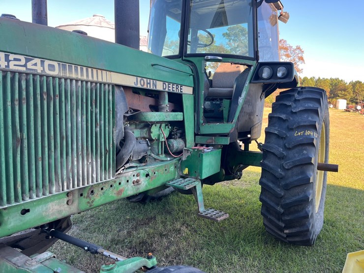 john-deere-4240-image-3
