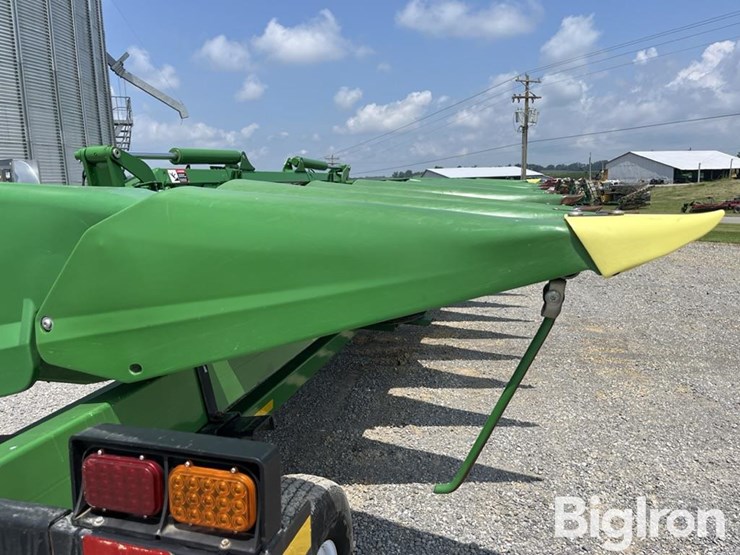 2024-john-deere-c12f-image-9