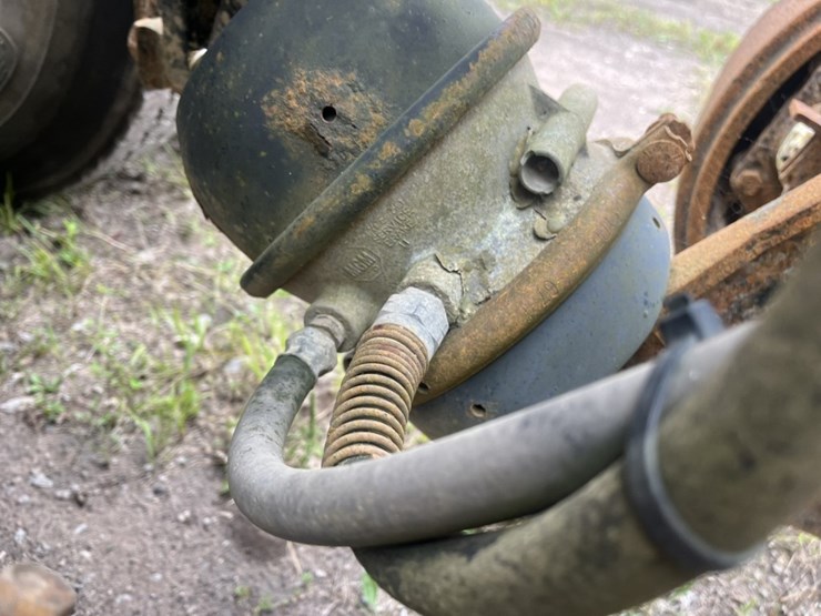 #1633-•-1995-freightliner-usf-1e-sleeper-cab-truck-tractor-image-33