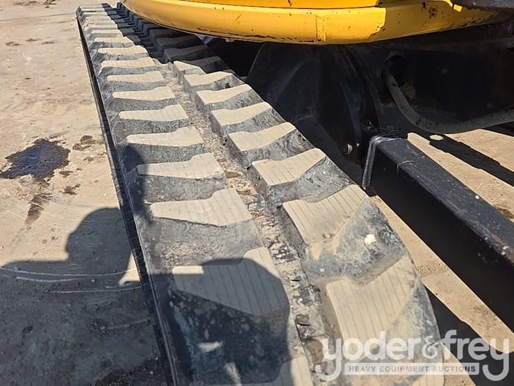 2020-deere-35g-image-28