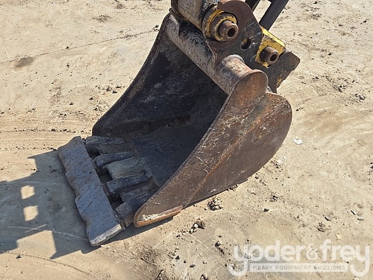 2020-deere-35g-image-10