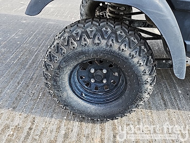 2021-club-car-carryall-1700-image-16