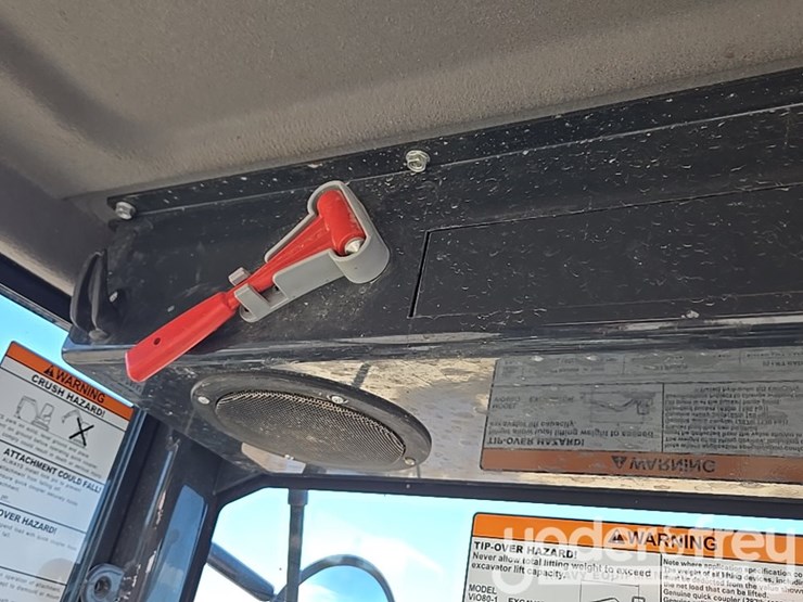 2022-yanmar-vio80-image-107