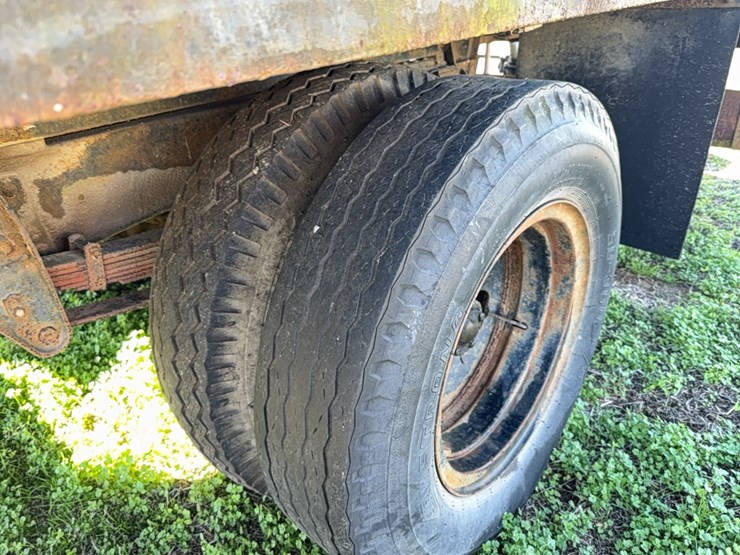 truck-body-with-hydraulic-cylinder,-still-in-place-with-poly-tank,-rinse-tank,-motor,-located-at-107-jernigan-swamp-rd.,-ahoskie,-nc-image-17