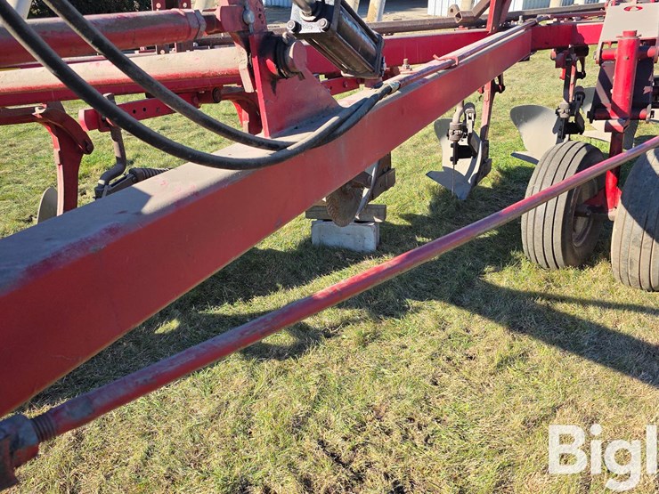 international-700-image-18