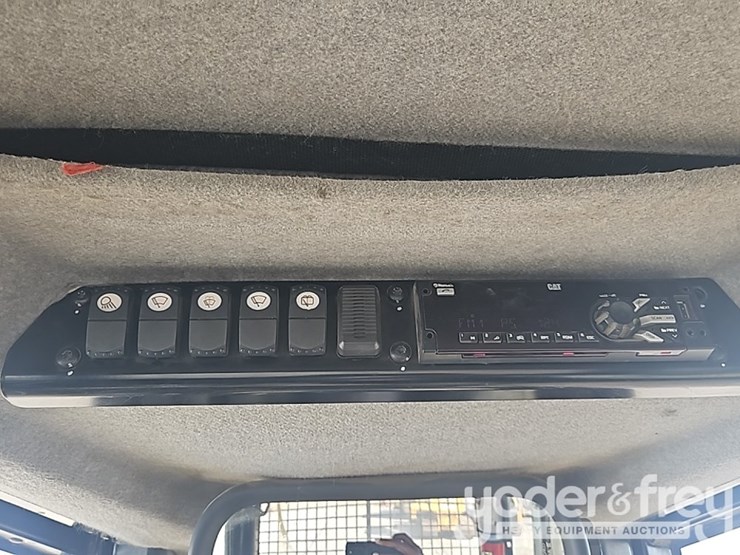 2017-caterpillar-d6n-image-37