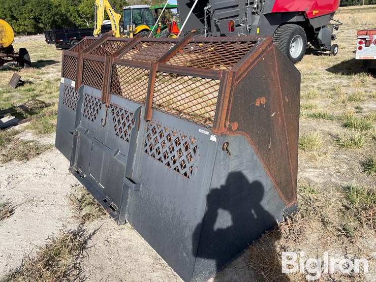 homemade-quick-attach-bucket-image-5