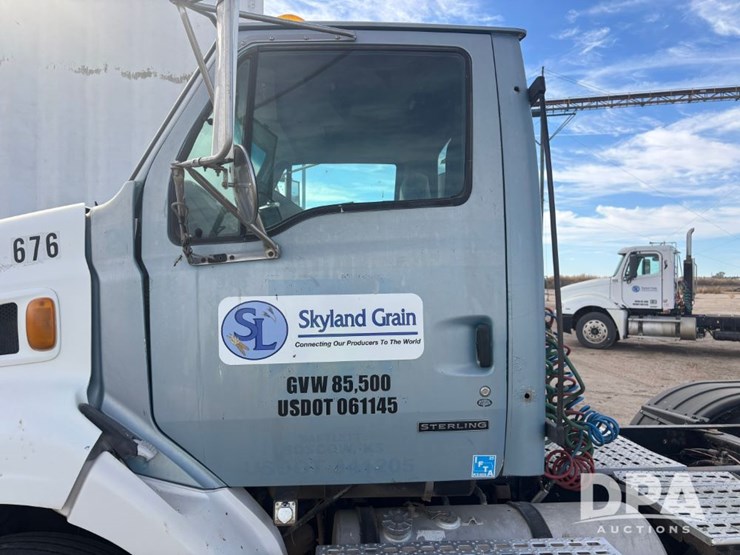 2000-caterpillar-10-image-21