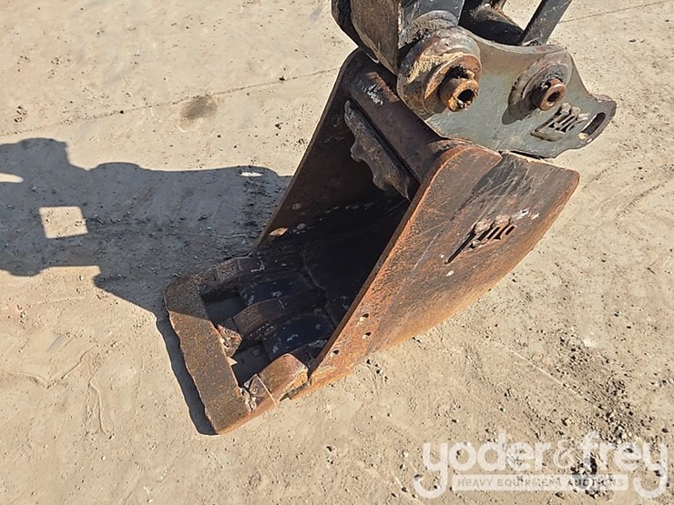 2019-deere-35g-image-10