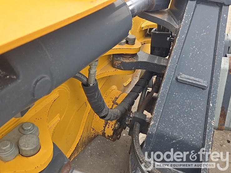 2019-deere-850l-wlt-image-36