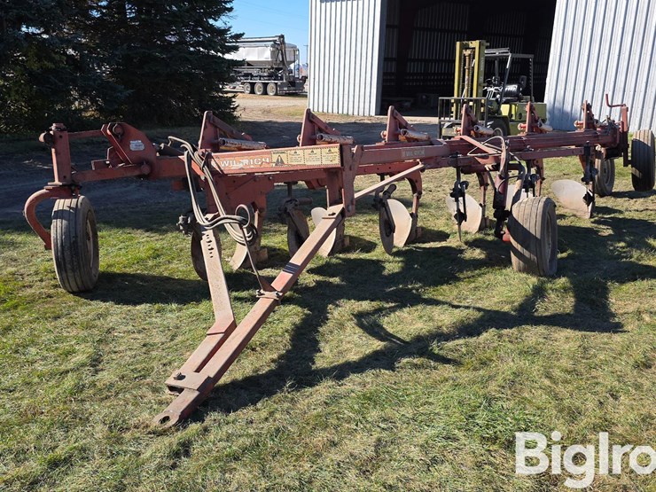 wil-rich-6-18smp-6-bottom-plow-image-1