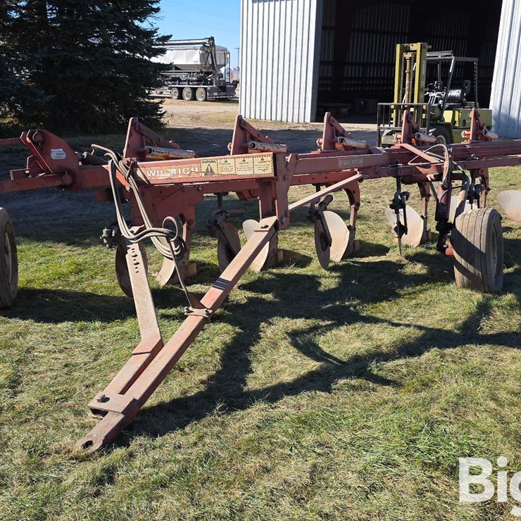 Wil-Rich 6-18SMP 6 Bottom Plow
